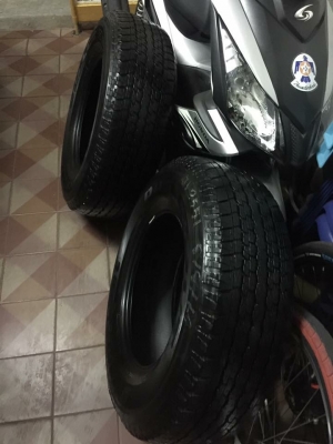 ยาง Bridgestone 245 70 16 ปี17 มี5ชุด ดอกเต็ม ไม่มีปะ เนื้อนิ่มๆ ใช้ยาว ราคาไม่แพง