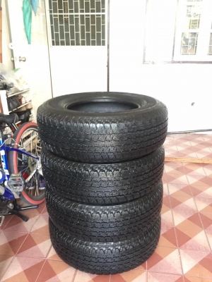 ยาง Bridgestone 245 70 16 ปี17 มี5ชุด ดอกเต็ม ไม่มีปะ เนื้อนิ่มๆ ใช้ยาว ราคาไม่แพง