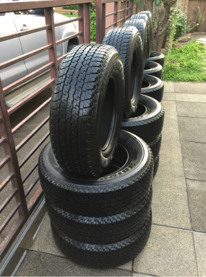 ยาง Bridgestone 245 70 16 ปี17 มี5ชุด ดอกเต็ม ไม่มีปะ เนื้อนิ่มๆ ใช้ยาว ราคาไม่แพง
