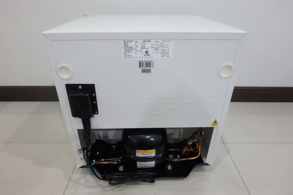 ตู้เย็น TOSHIBA 1.7 คิว สีขาว รุ่น GR-A706C ของใหม่ แกะกล่อง มีใบรับประกันถึง ตุลาคม2018