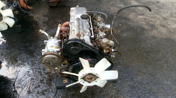 ขายเครื่องยนต์ดีเซล Toyota 2L 19550 บาท