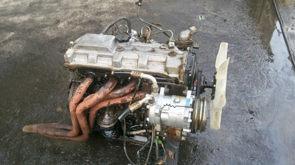 ขายเครื่องยนต์ดีเซล Toyota 2L 19550 บาท