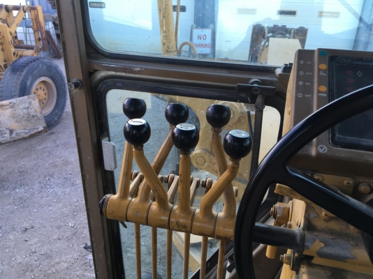 140G#5MD035XX ปี1995 รถจากอเมริกา พร้อมติดตั้ง Scarifierหน้า รอของไม่นาน 092-929-9942 ธีรเทพ (แบงค์)