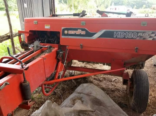 เครื่องอัดฟาง คูโบต้า ตราช้าง รุ่นHB130PLUS. ใช้งานมาแค่2ปี อัดดีอัดได้เยอะ/วัน.ทันงาน ราคา195000ต่อรองโทร 0875511464-0636359242