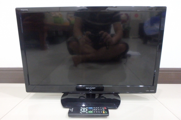 LED TV SHARP รุ่น LC-24LE150M ขนาด 24 นิ้ว มีรีโมท สภาพใหม่