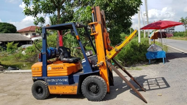 ขายด่วนรถยก TOYOTAชั่วโม่งทำงาน น้อย 5FG25ยก2.5ตันเสาสูง3เมตรงากะดกได้ใส่บุ้งกี๋ได้รถนอกนำเข้ายังไม่เคยใช้งานในเมืองไทยเลย