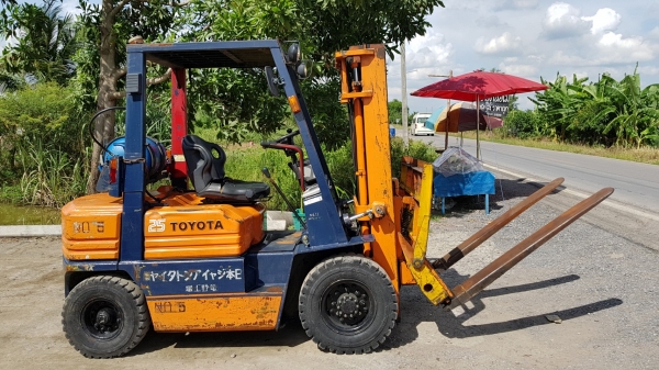 ขายด่วนรถยก TOYOTAชั่วโม่งทำงาน น้อย 5FG25ยก2.5ตันเสาสูง3เมตรงากะดกได้ใส่บุ้งกี๋ได้รถนอกนำเข้ายังไม่เคยใช้งานในเมืองไทยเลย