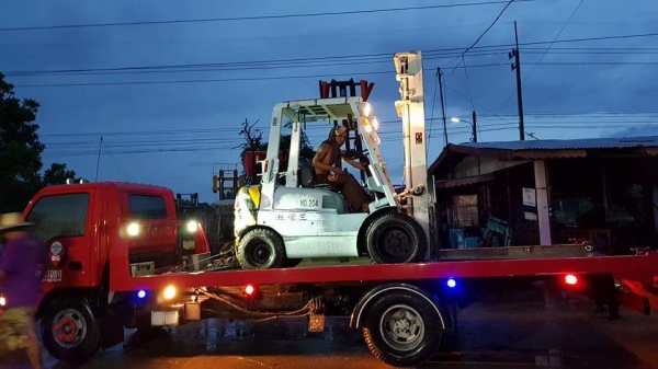 ขายด่วนรถยก TOYOTAชั่วโม่งทำงาน น้อย 6FG25ยก2.5ตันเสาสูง4เมตรรถนอกนำเข้ายังไม่เคยใช้งานในเมืองไทยเลย