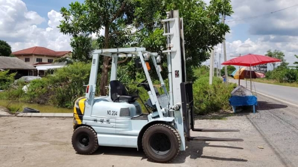 ขายด่วนรถยก TOYOTAชั่วโม่งทำงาน น้อย 6FG25ยก2.5ตันเสาสูง4เมตรรถนอกนำเข้ายังไม่เคยใช้งานในเมืองไทยเลย