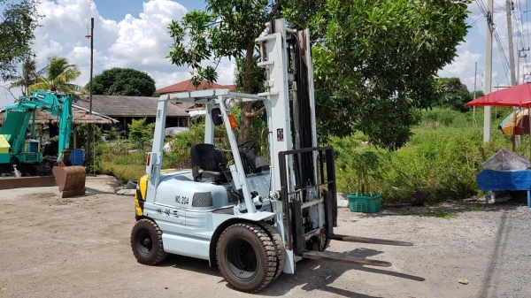 ขายด่วนรถยก TOYOTAชั่วโม่งทำงาน น้อย 6FG25ยก2.5ตันเสาสูง4เมตรรถนอกนำเข้ายังไม่เคยใช้งานในเมืองไทยเลย