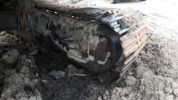 รถแบ็คโฮล KOBELCO SK120-2 เอกสารซื้อ-ขาย รถใช้งานได้ปกติ พร้อมขาย