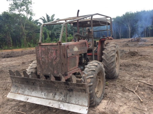 รถไถ MASSLY  390  ,  2 เพลา.     สนใจติดต่อ  081 - 6079515