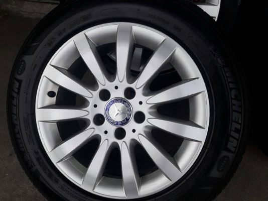 ..สำหรับคนที่ชอบเดิมๆ แม็ก 11ก้าน BENZ W211 4 วง พร้อมยางสภาพสวย ขอบ 16 กว้าง 7.5 นิ้ว 5 รู112 Offset ET42 เดิมถอดจากรถ w211