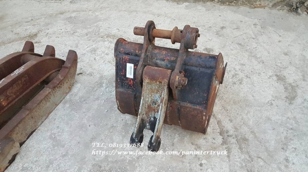 FROM JAPAN BUCKET บุ๊งกี๋(มีโตงเตง)สำหรับรถขุดไซค์40,45,50 / สลัก 40 มิล/ ราคาเพียง(ใบละ) 15,000 บาท สนใจรีบติดต่อ 0819337688