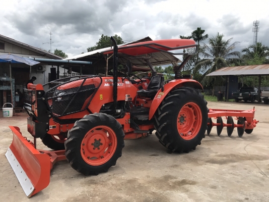 ขายรถไถคูโบต้า #M6040 ใช้งาน 1,500 ชม. เดิมทุกจุด เครื่องสมบูรณ์100\% รถปี56 พร้อมอุปกรณ์ดันหน้า+ผาน7 ราคา 558,000 บาท สนใจโทร 081-9136451 , 087-8390653  ขอดูรูปเพิ่มเติม Line:bow6451 ค่ะ เล่มพร้อมโอน  ราคาจัดส่งฟรี ค่ะ