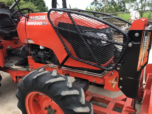 ขายรถไถคูโบต้า #M6040 ใช้งาน 1,500 ชม. เดิมทุกจุด เครื่องสมบูรณ์100\% รถปี56 พร้อมอุปกรณ์ดันหน้า+ผาน7 ราคา 558,000 บาท สนใจโทร 081-9136451 , 087-8390653  ขอดูรูปเพิ่มเติม Line:bow6451 ค่ะ เล่มพร้อมโอน  ราคาจัดส่งฟรี ค่ะ