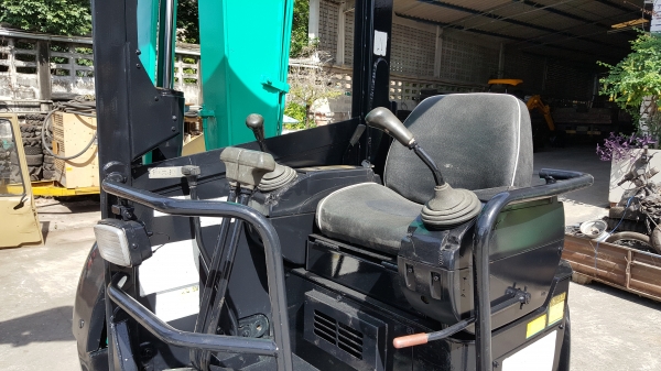 ขาย รถขุด KOBELCO รุ่น SK30UR-2- มือสองญี่ปุ่น  แทรกเหล็ก สลักบูท เอวแน่น 100\% ระบบดี มือถือ/LINE ID: 0818753444