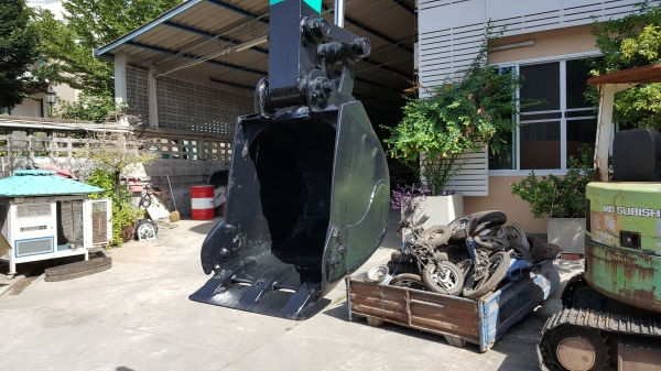 ขาย รถขุด KOBELCO รุ่น SK30UR-2- มือสองญี่ปุ่น  แทรกเหล็ก สลักบูท เอวแน่น 100\% ระบบดี มือถือ/LINE ID: 0818753444