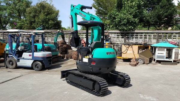 ขาย รถขุด KOBELCO รุ่น SK30UR-2- มือสองญี่ปุ่น  แทรกเหล็ก สลักบูท เอวแน่น 100\% ระบบดี มือถือ/LINE ID: 0818753444