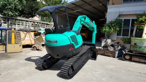 ขาย รถขุด KOBELCO รุ่น SK30UR-2- มือสองญี่ปุ่น  แทรกเหล็ก สลักบูท เอวแน่น 100\% ระบบดี มือถือ/LINE ID: 0818753444