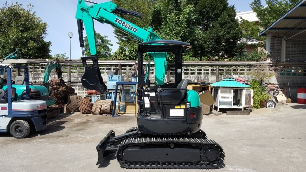 ขาย รถขุด KOBELCO รุ่น SK30UR-2- มือสองญี่ปุ่น  แทรกเหล็ก สลักบูท เอวแน่น 100\% ระบบดี มือถือ/LINE ID: 0818753444