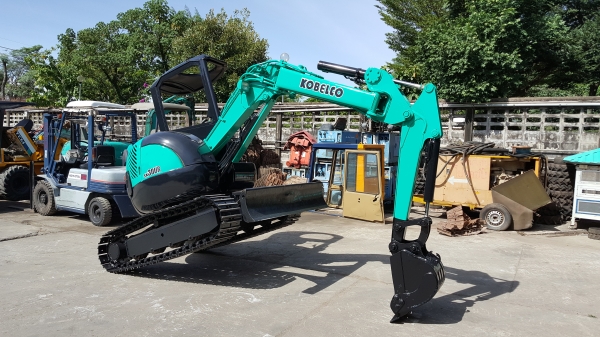 ขาย รถขุด KOBELCO รุ่น SK30UR-2- มือสองญี่ปุ่น  แทรกเหล็ก สลักบูท เอวแน่น 100\% ระบบดี มือถือ/LINE ID: 0818753444