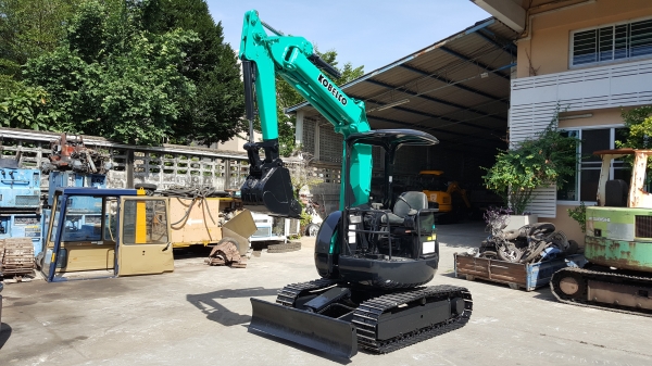 ขาย รถขุด KOBELCO รุ่น SK30UR-2- มือสองญี่ปุ่น  แทรกเหล็ก สลักบูท เอวแน่น 100\% ระบบดี มือถือ/LINE ID: 0818753444
