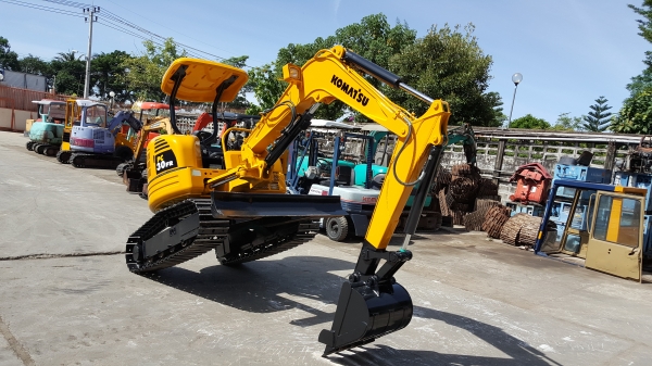 ขาย รถขุด KOMATSU รุ่น PC30FR มือสองญี่ปุ่น แทรกเหล็ก สลักบูท เอวแน่น 100\% สวยพร้อมใช้งาน มือถือ/LINE ID :0818753444