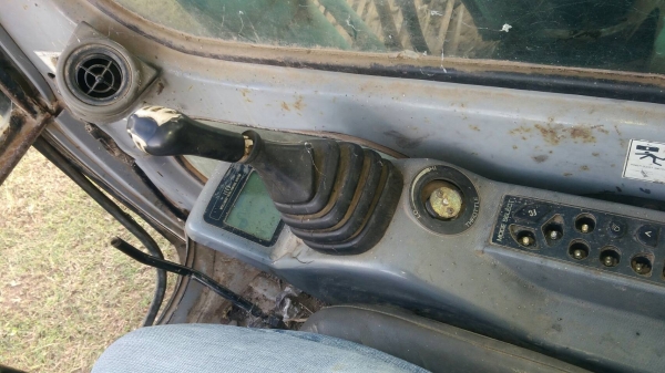 ขายK0BECO SK200 MARK 5ชุปเปอร์ เอกสารเล่มทะเบียน ไฟฟ้ามีขาดแค่มอเตอร์คันเร่ง แต่มืมอเตอร์คันเร่งที่ชื่อจากร้านเชียงกงให้ไปประกอบเอง ช่วงล่างดี เครื่องปั้มแรง รถทำงานดีไม่มีโหลด อยู่จ.เลย ราคา570,000บ. สนใจ 0835601591 หรือ 0903494058