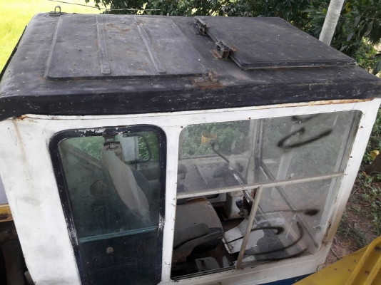 ขายKOMATSU PC100-5 เครื่อง4D31เทอร์โบ บูมอามไม่มีรอยปะ โช่สูง บูชกลม เอวแน่น ปั้มเดิม ใบ70 อยู่ขอนแก่น ราคา285,000บ. สนใจ 0835601591หรือ0903494058