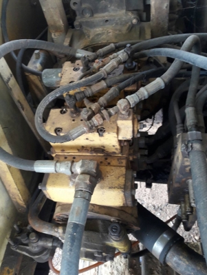 ขายKOMATSU PC100-5 เครื่อง4D31เทอร์โบ บูมอามไม่มีรอยปะ โช่สูง บูชกลม เอวแน่น ปั้มเดิม ใบ70 อยู่ขอนแก่น ราคา285,000บ. สนใจ 0835601591หรือ0903494058