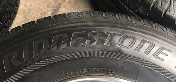 ยาง Bridgestone 265-70-16 ปลายปี 15