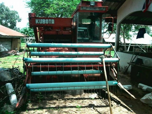 ขายตามสภาพ รถเกี่ยวข้าวคูโบต้านอก พร้อมเทเลอร์