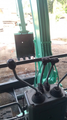 รถแบคโฮ KOMATSU 20 รุ่น 7 รถเก่านอกพึ่งนำเข้า ยังไม่เคยใช้งานในไทย เครื่องดี หน้าจอแตกแต่ระบบไฟใช้งานได้ปกติ สภาพพร้อมใช้งาน