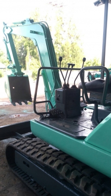 รถแบคโฮ KOMATSU 20 รุ่น 7 รถเก่านอกพึ่งนำเข้า ยังไม่เคยใช้งานในไทย เครื่องดี หน้าจอแตกแต่ระบบไฟใช้งานได้ปกติ สภาพพร้อมใช้งาน
