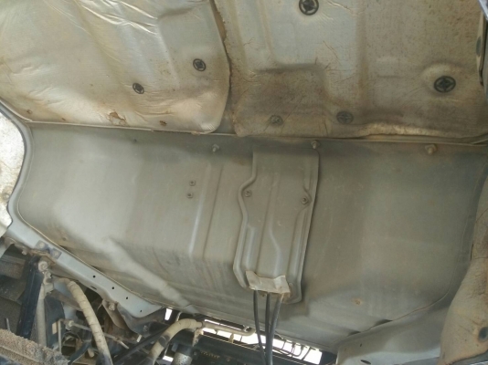 รถอีซูซุ 6 ล้อดั้ม NPR 130 แรงม้า ปี 51. , ( รถวิ่ง 4x,xxx กม. ) สนใจติดต่อ 081 - 6079515