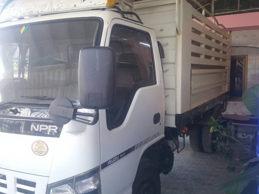 รถอีซูซุ 6 ล้อดั้ม NPR 130 แรงม้า ปี 51. , ( รถวิ่ง 4x,xxx กม. ) สนใจติดต่อ 081 - 6079515