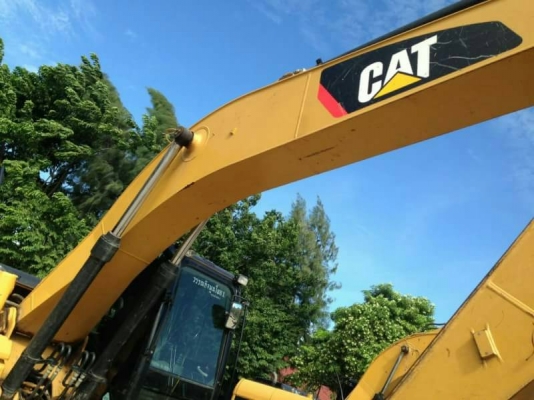 ขออณุญาติขายรถ CAT320Dกะบอกดำ JAPANชั่วโมง6000กว่าเอกสารใบแจ้งจำหน่าย สนใตติดต่อ 0853224877-0988930465