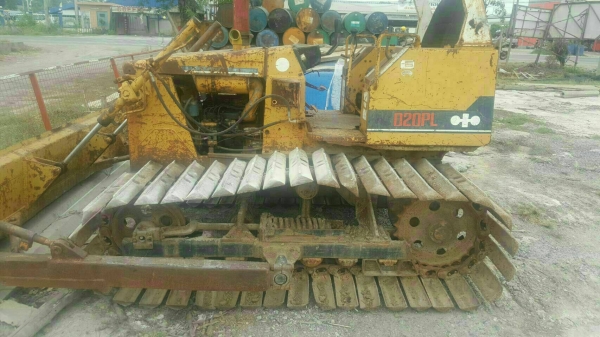 ขออณุญาติขายรถ D20-6สามทิตทางใบ70ตีนเป็ดพร้อมใช้งานราคา195000 สนใตติดต่อ 0853224877-0988930465