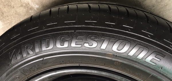 ยางป้ายแดง Bridgestone 175-65-14 ปี 17