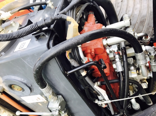 ขายครับ คูโบต้า สภาพสวยพร้อมใช้ รถปี 58 ใช้น้อย 3000 ชม.เล่มทะเบียนพร้อมโอน