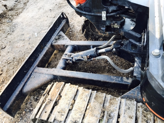 ขายครับ คูโบต้า สภาพสวยพร้อมใช้ รถปี 58 ใช้น้อย 3000 ชม.เล่มทะเบียนพร้อมโอน