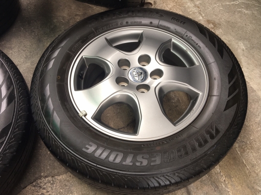 ล้อแม็ก Toyota Vigo Champ สีเทาดำ พร้อมยาง Bridgestone 215-65-16