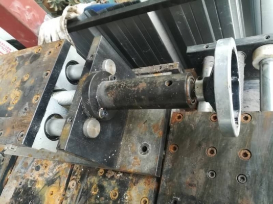 1,500 บ. ส่งฟรี083-2000058  LINE ID: line832923 ชุดแท่นเลื่อนสไลด์พร้อมหมุนเลื่อนซ้าย-ขวาด้วยเกลียวเลื่อนบังคับทิศทางใช้ทำประกอบเครื่องจักร ทำเครื่องกลึ่ง เครื่องCNC ได้ ระยะช่วงเลื่อนบนเพลา 42 cm. ทั้งชุดยาวรวมมือหมุนยาว 68 cm. 1 เพลามีชุดลูกเลื่อน 2 ตัว