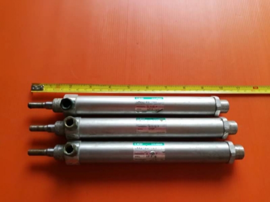 1ชุดมี 3อัน 300บาท ส่งฟรี โทร 083-2000058 กระบอกสูบนิวเมตริคยี่ห้อ CKD ขนาดกระบอกโต 20mm ระยะชักสุด 