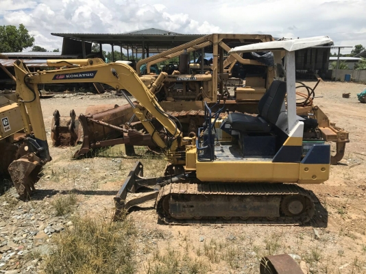 ขาย Komatsu Pc30-6สภาพสวยพร้อมใช้ ต่อคุณอ๊อฟพิจิตร086-737-9991