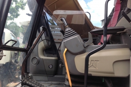 ขาย!! >>> CAT 320D เล่มทะเบียน เดิมๆ <<< เบอร์ติดต่อ 098-7155789