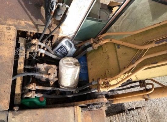 ขาย!! &gt;&gt;&gt; Komatsu Pc200 รุ่น 3 คอนโทรนสั้น 290,000บาทต่อรอง &lt;&lt;&lt; เบอร์ติดต่อ 098-71