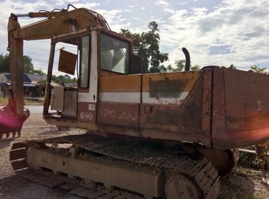 ขาย!! &gt;&gt;&gt; Komatsu Pc200 รุ่น 3 คอนโทรนสั้น 290,000บาทต่อรอง &lt;&lt;&lt; เบอร์ติดต่อ 098-71