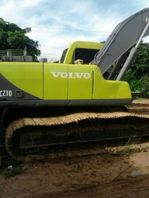 VOLVO EC210